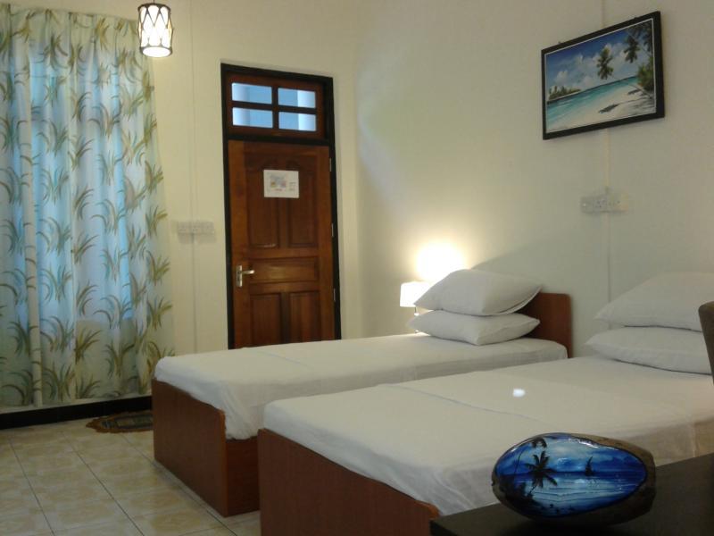 Атолл Фаафу: Dhebanveli Hotel