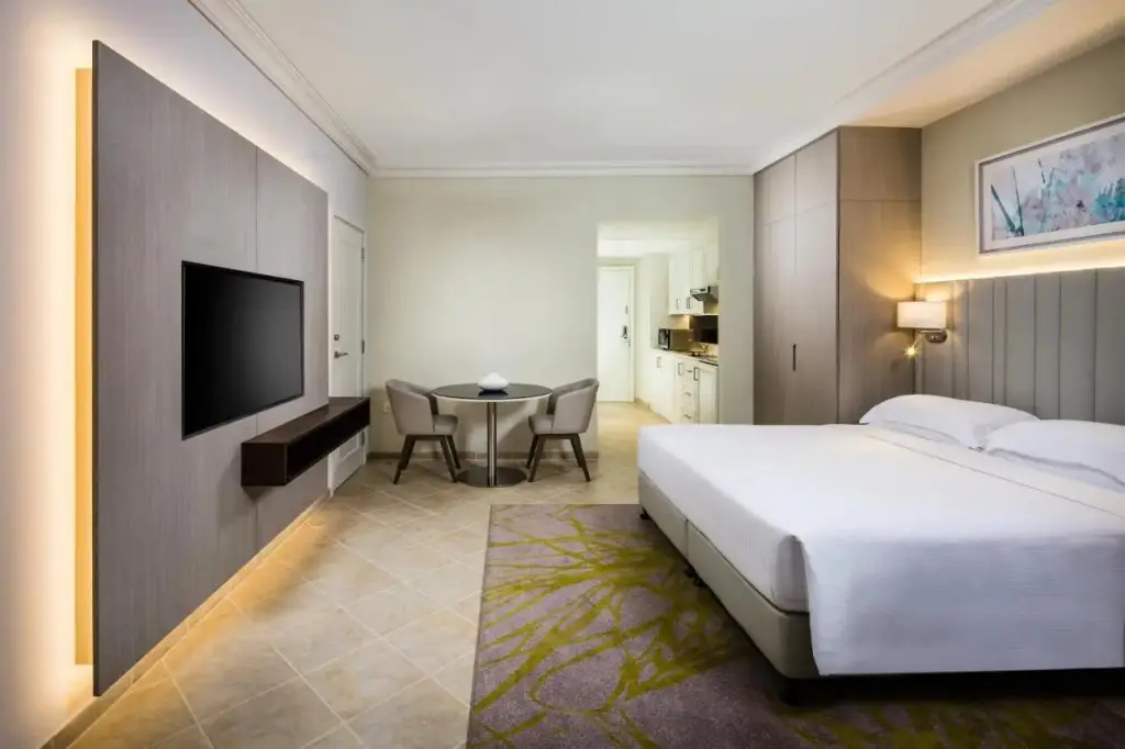 Абу-Даби: Beach Rotana Hotel - All Suites