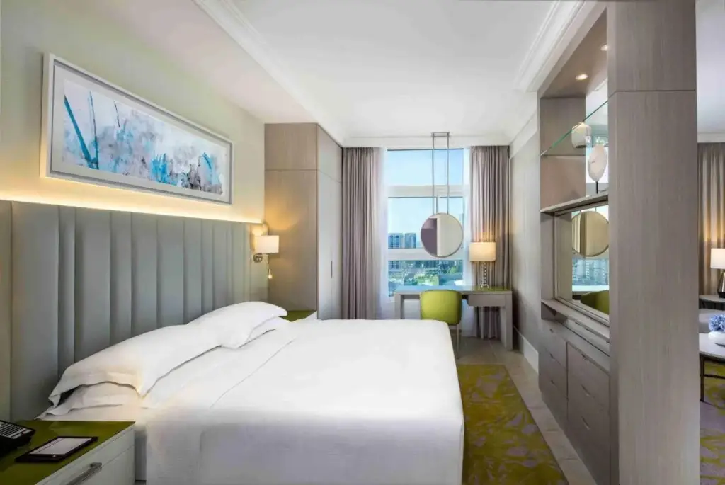 Абу-Даби: Beach Rotana Hotel - All Suites