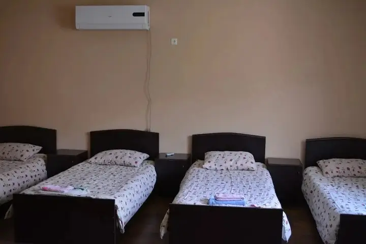 Кварели: Hotel "Shua Kalakshi"