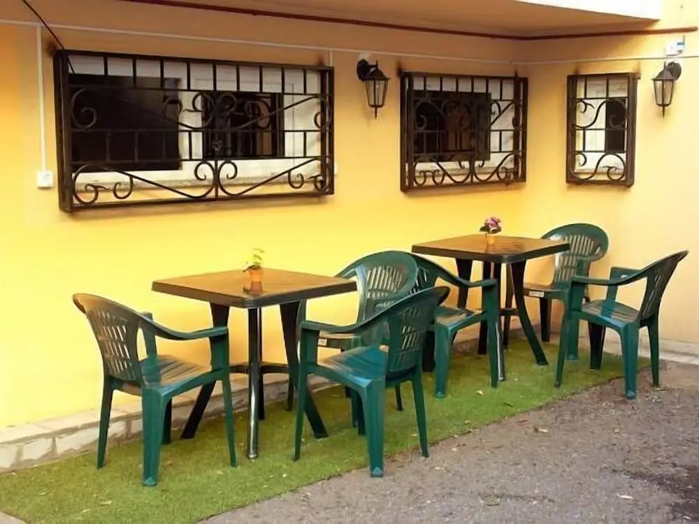 Тбилиси: Cleopatra Palace Hostel
