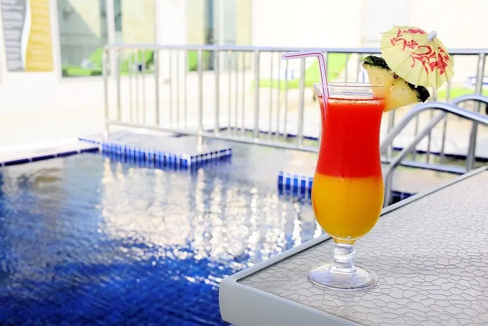Дубай: Paragon Hotel Dubai