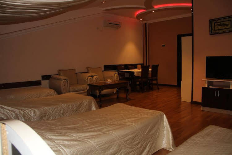 Агарак: ML Hotel