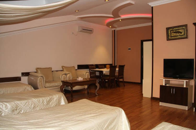 Агарак: ML Hotel