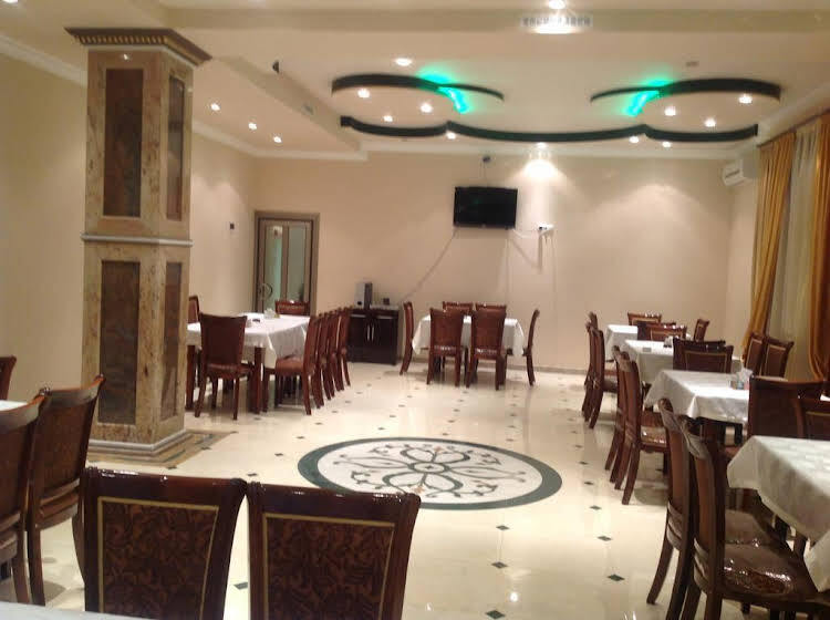 Агарак: ML Hotel