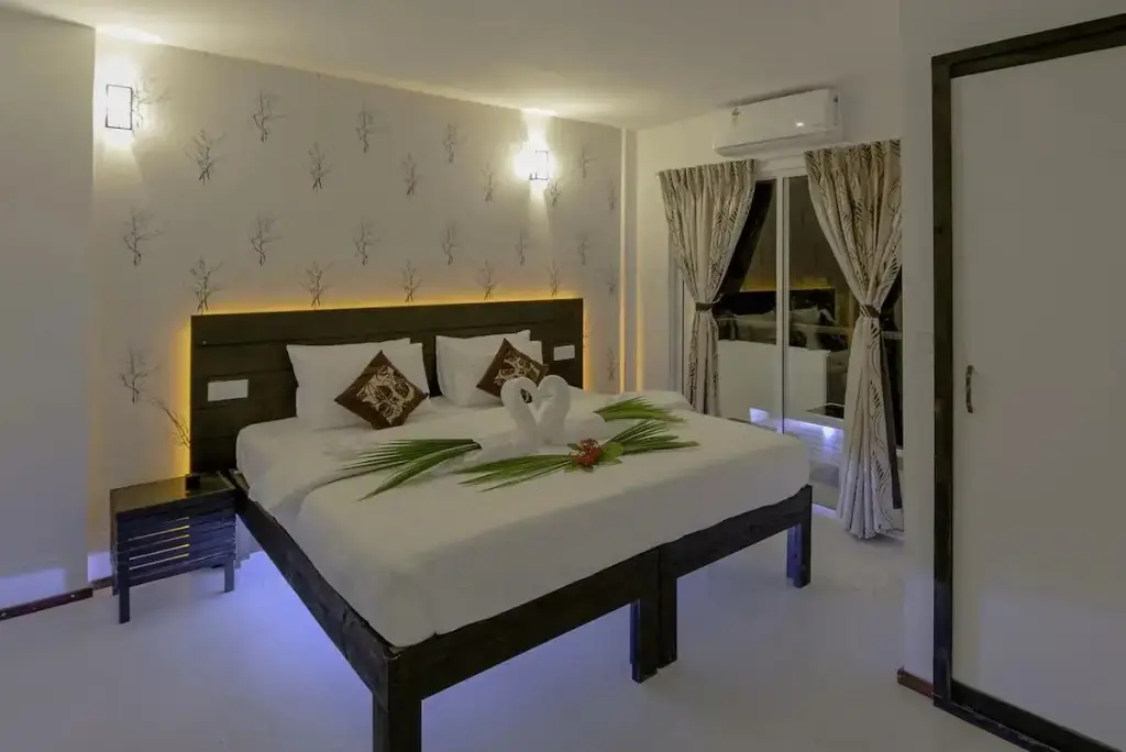 Диффуши: Crown Beach Hotel Maldives