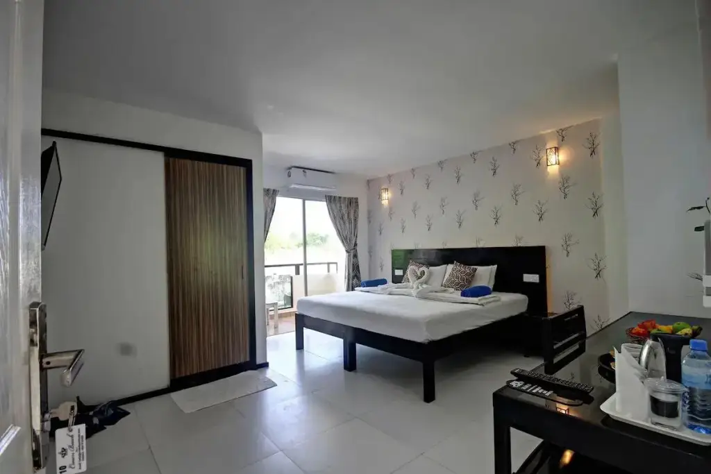 Диффуши: Crown Beach Hotel Maldives