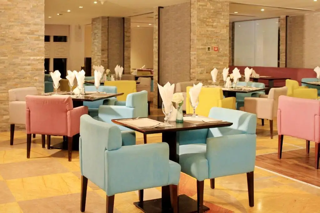 Дубай: The Leela Hotel