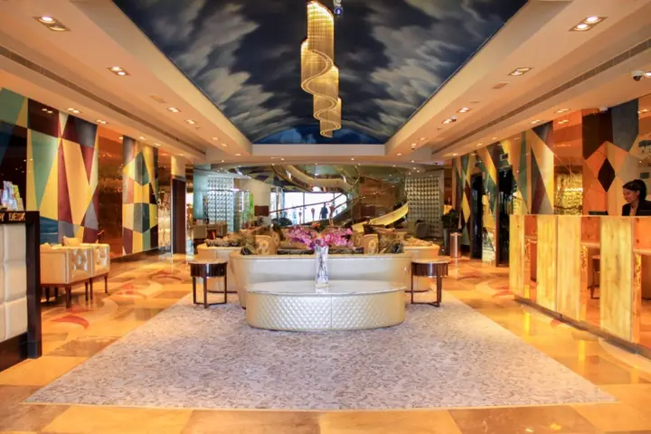 Дубай: The Leela Hotel