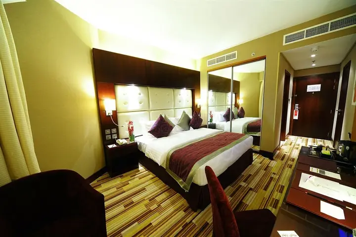 Дубай: Paragon Hotel (Formerly Al Hamra Hotel)