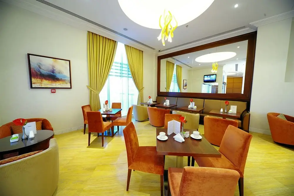 Дубай: Paragon Hotel (Formerly Al Hamra Hotel)