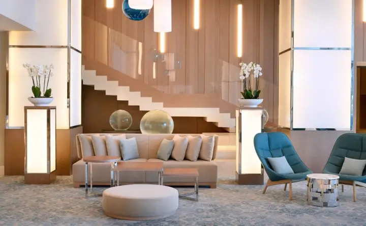 Дубай: Отель Holiday Inn & Suites Dubai Festival City an IHG