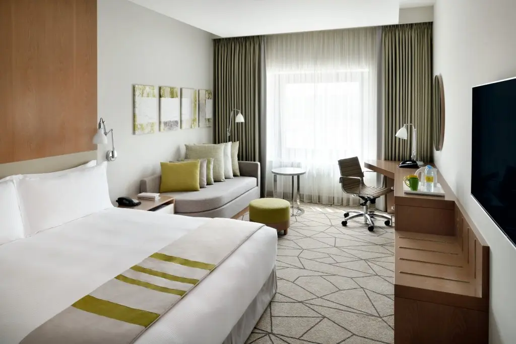 Дубай: Отель Holiday Inn & Suites Dubai Festival City an IHG