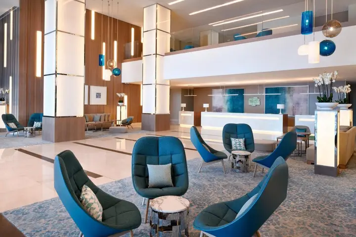 Дубай: Отель Holiday Inn & Suites Dubai Festival City an IHG