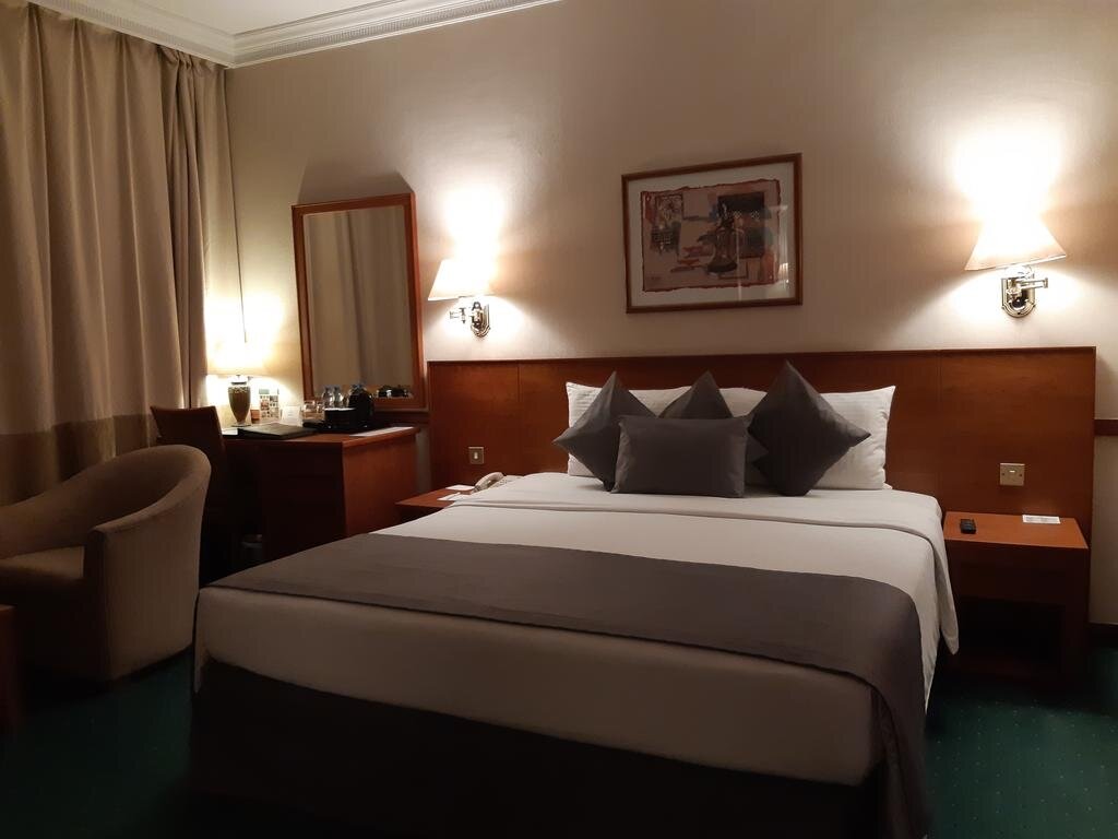 Дубай: Lotus Grand Hotel Dubai