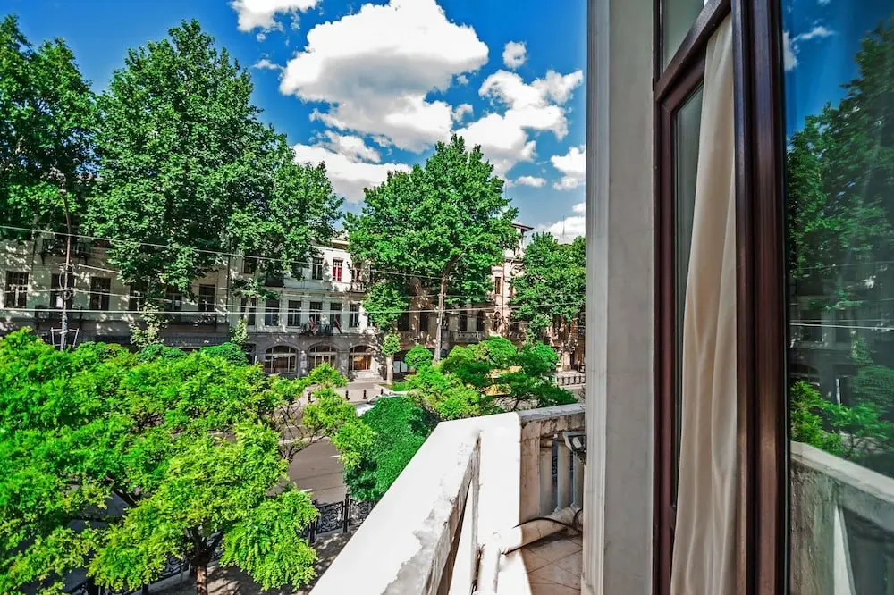 Тбилиси: Boombully Rooms  Hostel