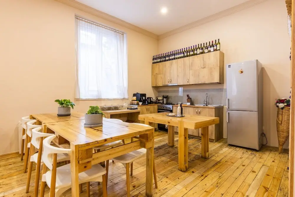 Тбилиси: Boombully Rooms  Hostel
