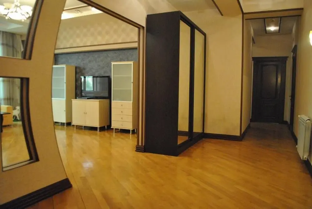 Баку: Apartment on Mirza Fatali Akhundov 179