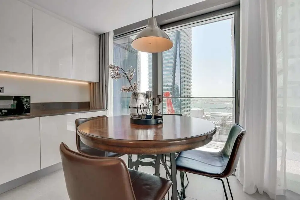 Дубай: Newly Furnished Apartment in Marina Gate 2