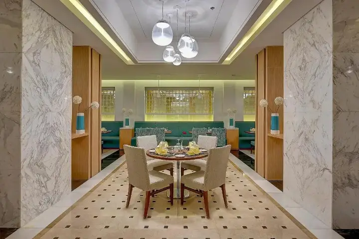 Дубай: Royal Continental Hotel