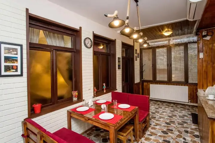 Тбилиси: Wall Inn Tbilisi Hostel