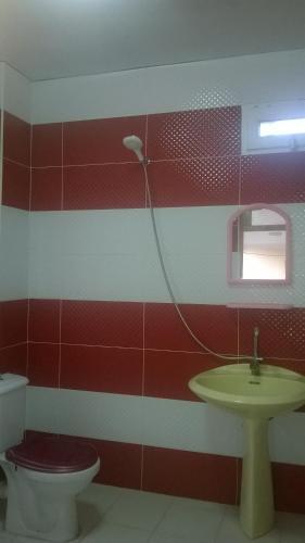 Чакви: Guest House Roxi