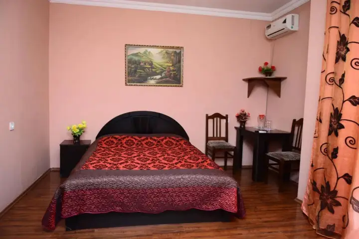 Тбилиси: Hotel Kvareli