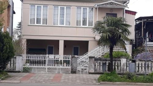 Кобулети: Guest House Ilya