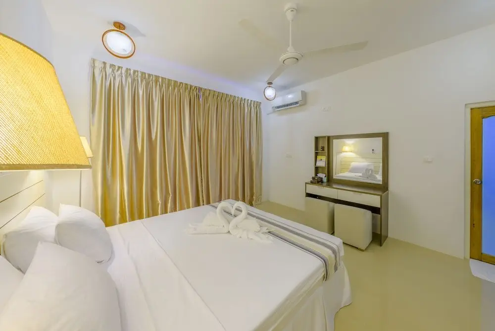 Дигура: Dhigurah Retreat Beach