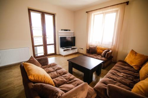 Тбилиси: Tbilisi Tskneti Guesthouse With Pool