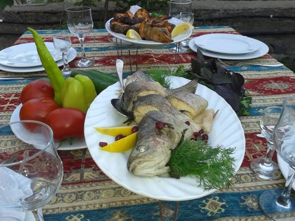 Лусарат: Garnitoun