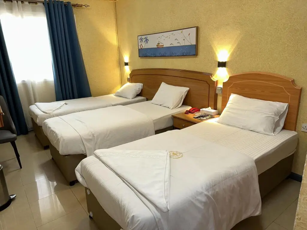 Дубай: Maaeen Hotel