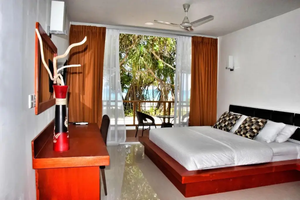 Дигура: Athiri Beach Maldives