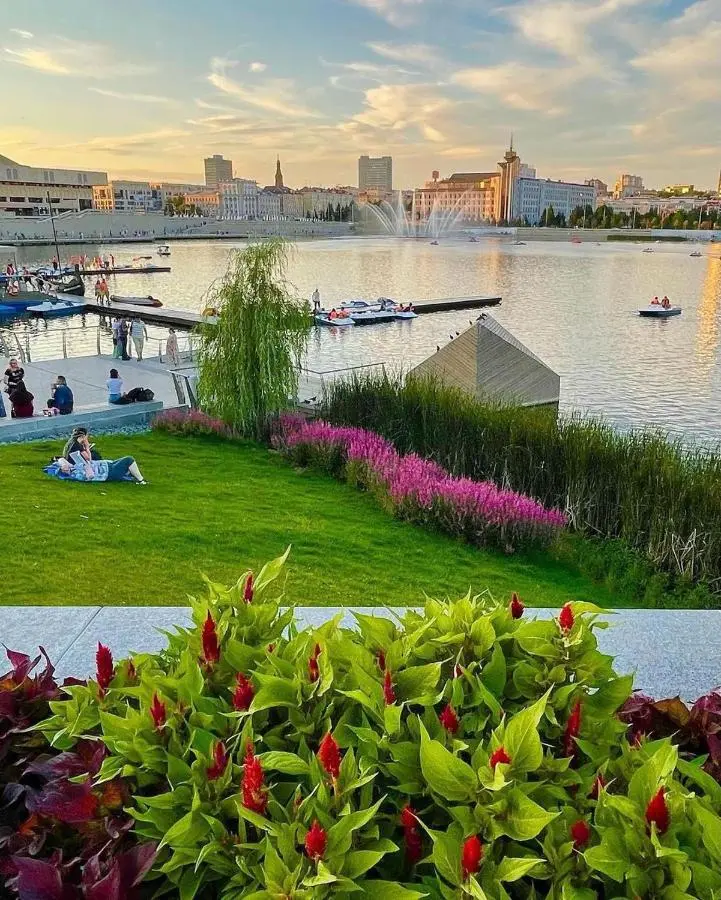Казань: Downtown on Parizhskoy Kommuny 4