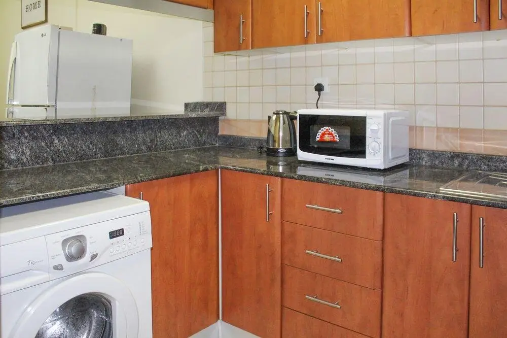 Дубай: Oyo Home 106 Marina City View 1bhk
