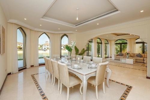Дубай: Kennedy Towers - Frond P Garden Home