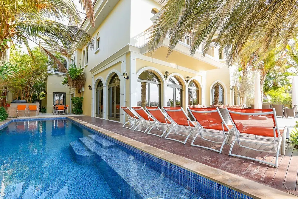 Дубай: Kennedy Towers - Frond P Garden Home