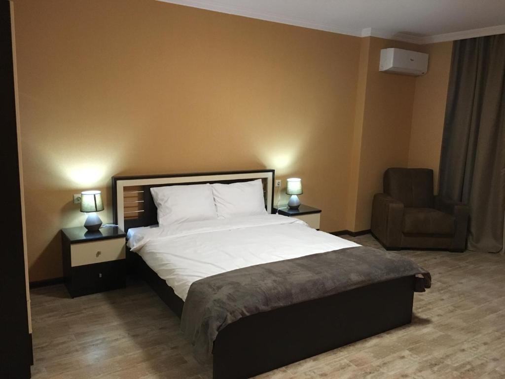 Батуми: Pirosmani Mini Hotel