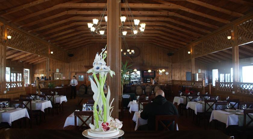 Баку: Crescent Beach Hotel & Leisure Resort