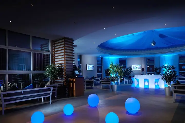 Абу-Даби: Grand Millennium Al Wahda Residence