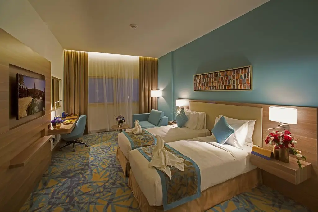Дубай: MENA Plaza Hotel Albarsha