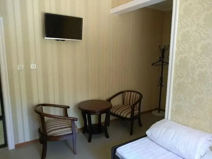 Ташкент: Oazis Hotel