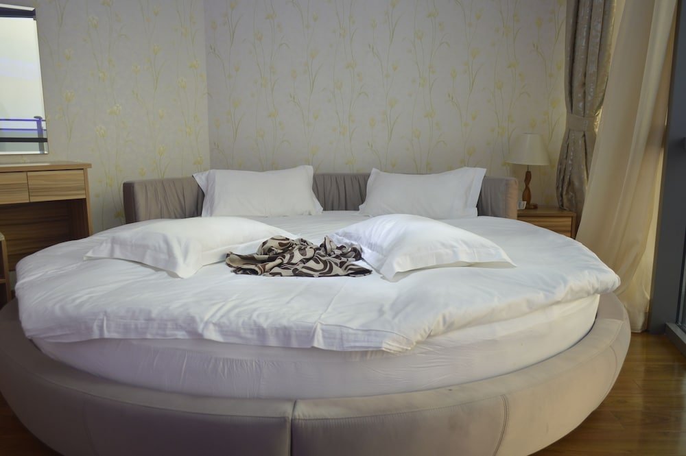 Батуми: Grand Royal Hotel