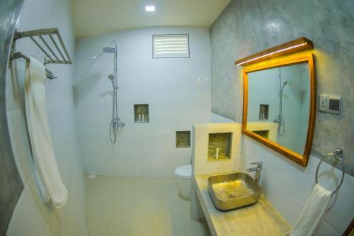Фувамула: Equator Residence