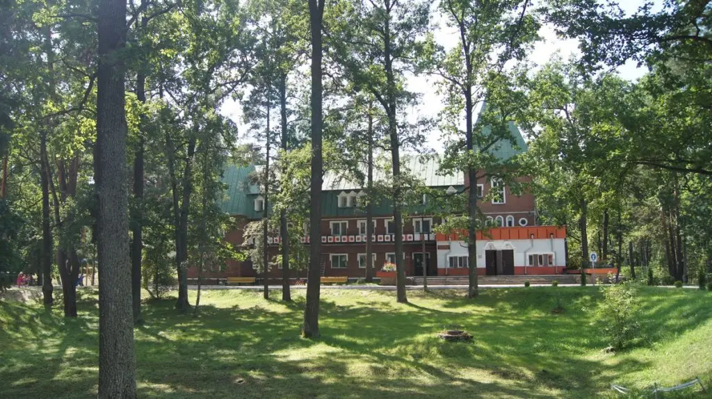 Новая Гута: Zolotye Peski Sanatorium