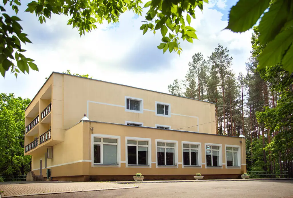 Новая Гута: Zolotye Peski Sanatorium