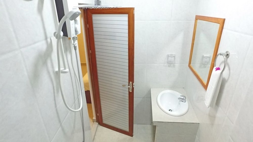Омаду (Атолл Алиф Дхаал): Nemo Inn