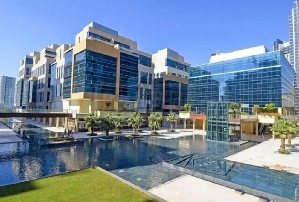 Bespoke Residences - Bay Square — фото 1