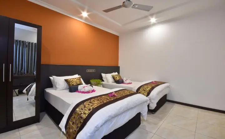 carousel image 4