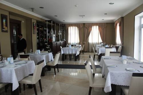 Vilesh Palace Hotel — фото 1